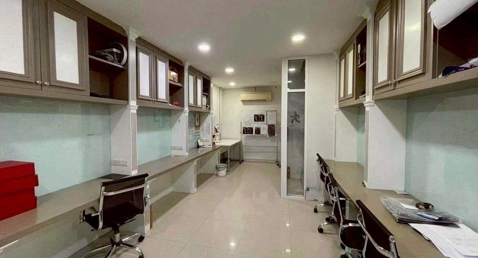 For sale retail Space in Prawet, Bangkok
