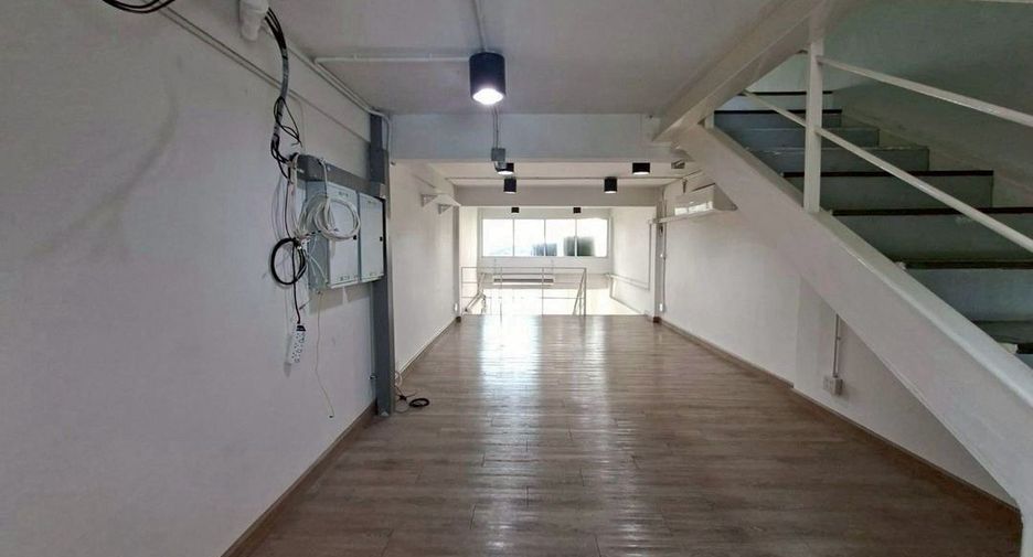 出租 商业空间 在 沙吞, 曼谷