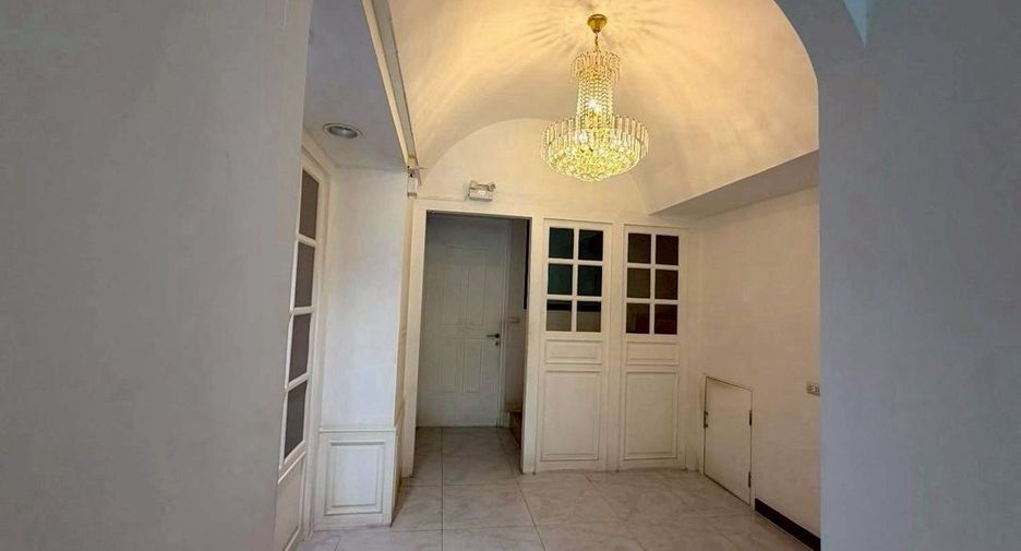 For rent and for sale retail Space in Prawet, Bangkok