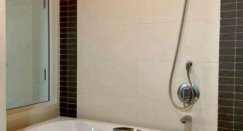 For sale 1 bed condo in Watthana, Bangkok