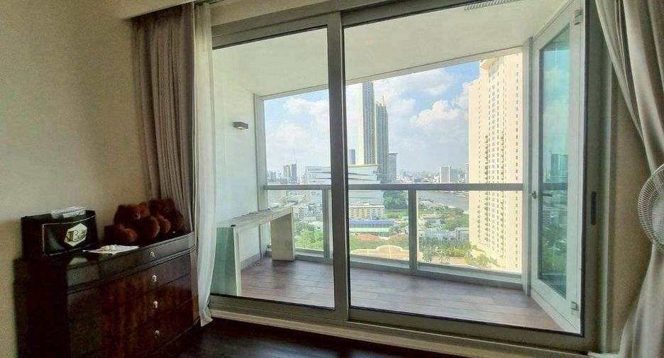 For sale 4 bedrooms condo in Sathon, Bangkok