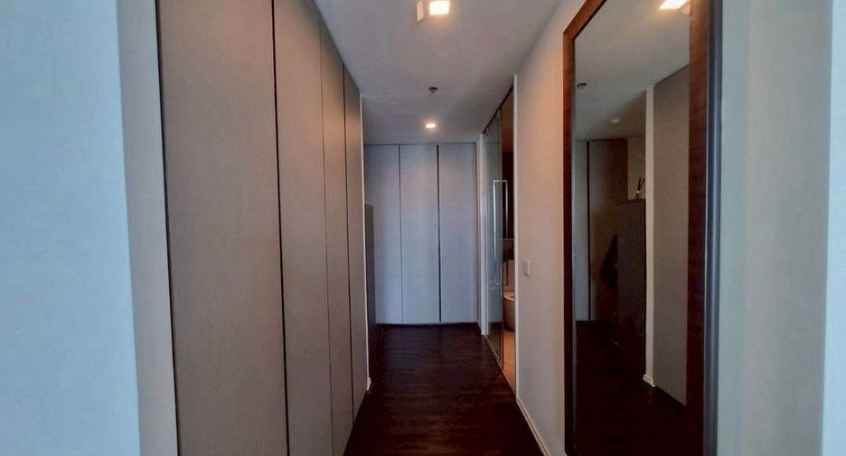 For sale 4 bedrooms condo in Sathon, Bangkok