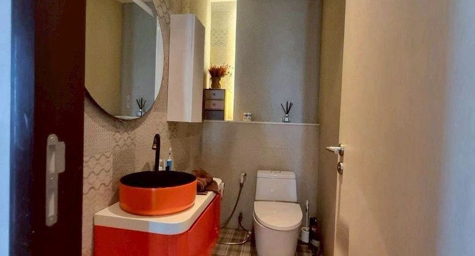 For sale 4 bedrooms condo in Sathon, Bangkok