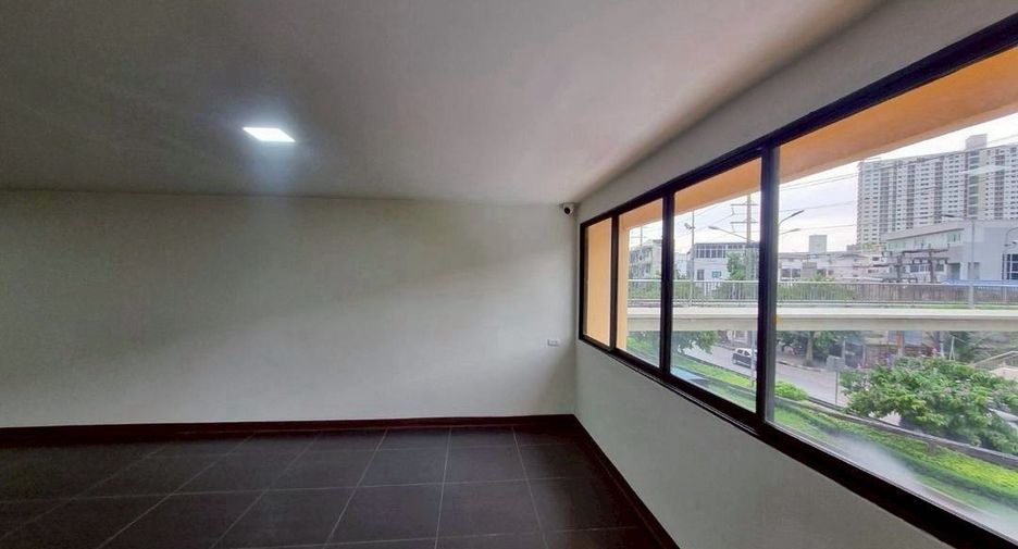 For sale retail Space in Bang Phlat, Bangkok