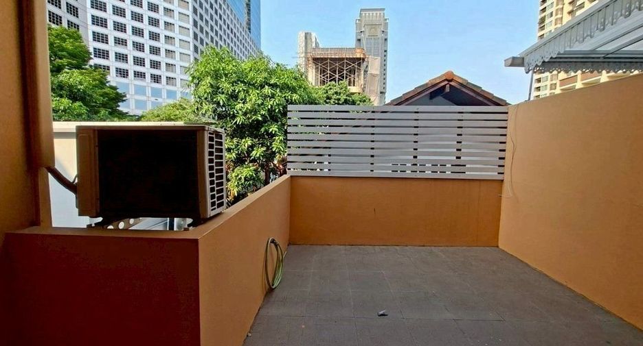 For rent 3 bedrooms house in Sathon, Bangkok