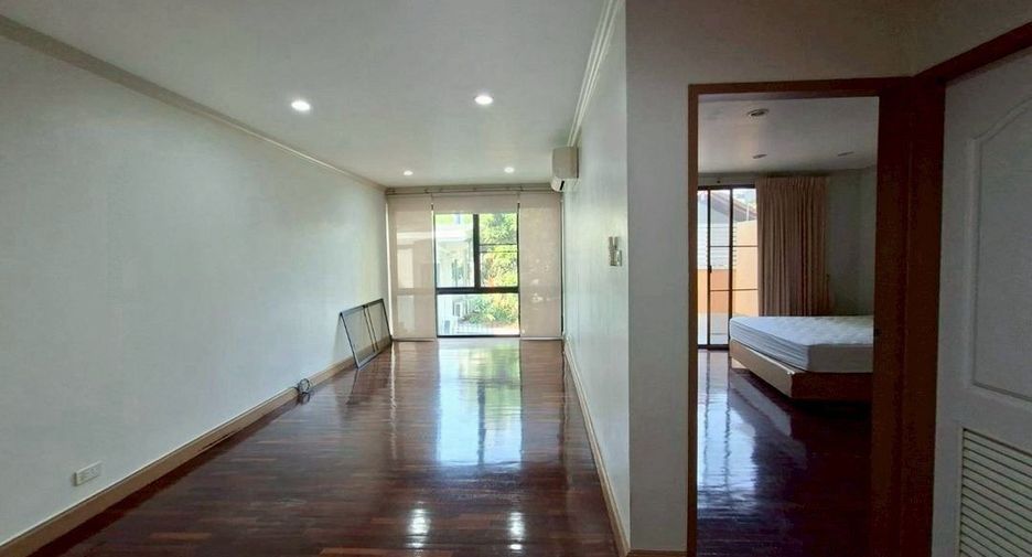 For rent 3 bedrooms house in Sathon, Bangkok