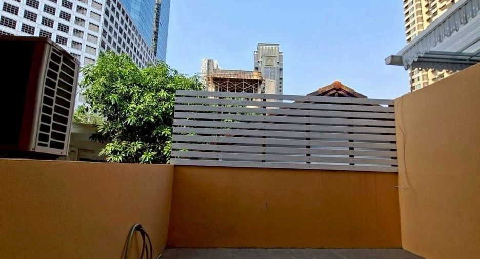 For rent 3 bedrooms house in Sathon, Bangkok