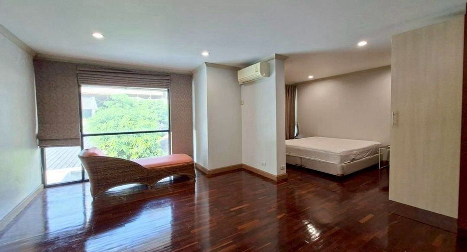 For rent 3 bedrooms house in Sathon, Bangkok