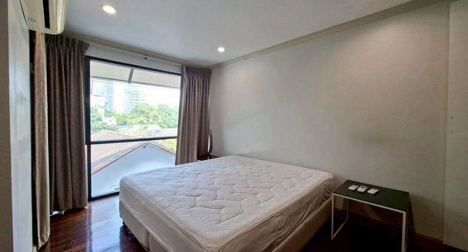 For rent 3 bedrooms house in Sathon, Bangkok