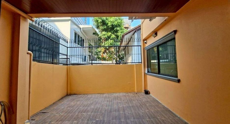 For rent 3 bedrooms house in Sathon, Bangkok