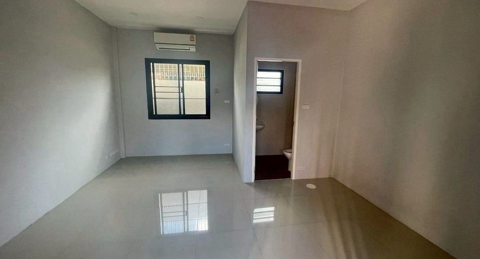 For rent 4 bedrooms house in Sathon, Bangkok
