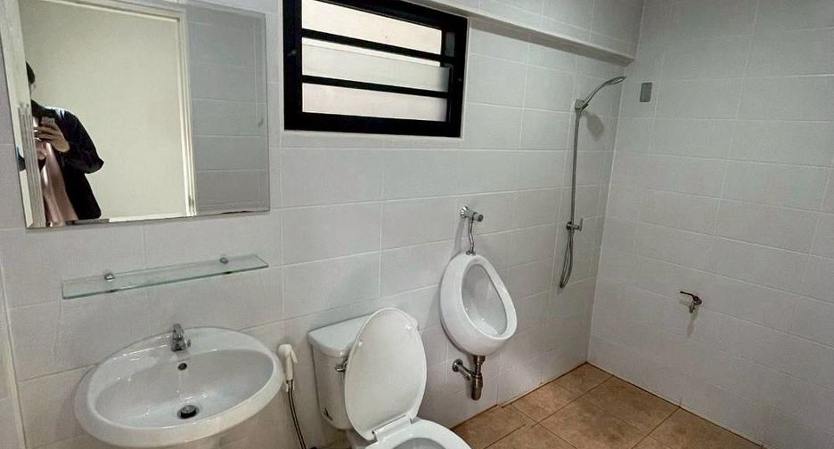 For rent 4 bedrooms house in Sathon, Bangkok
