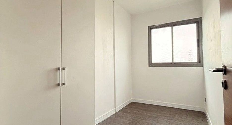 For rent 3 bedrooms condo in Mueang Nonthaburi, Nonthaburi
