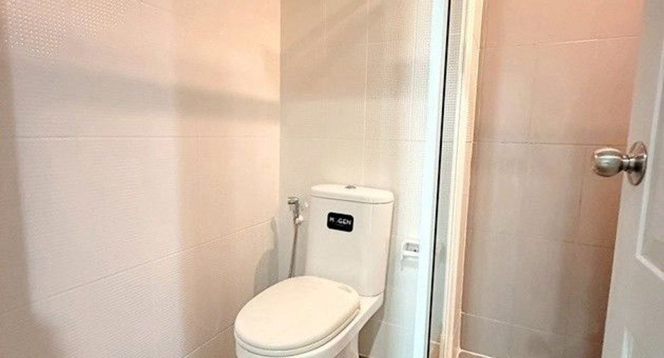 For rent 3 bedrooms condo in Mueang Nonthaburi, Nonthaburi