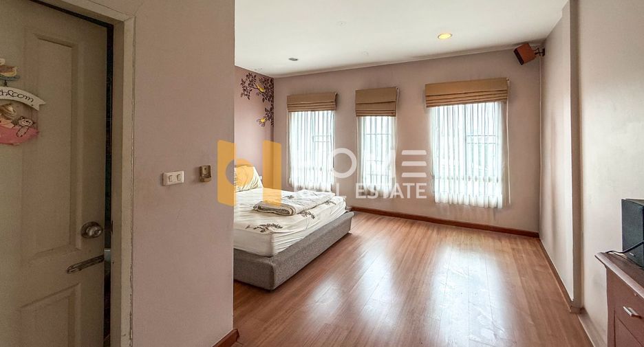 For sale 3 bedrooms house in Prawet, Bangkok