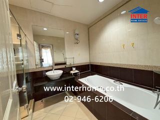 For sale 3 bedrooms townhouse in Yan Nawa, Bangkok