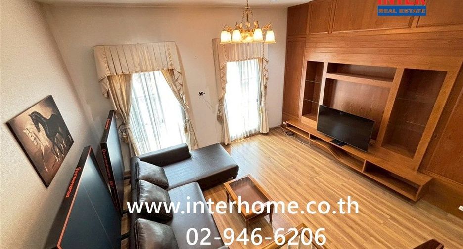 For sale 3 bedrooms townhouse in Yan Nawa, Bangkok