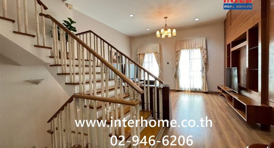 For sale 3 bedrooms townhouse in Yan Nawa, Bangkok