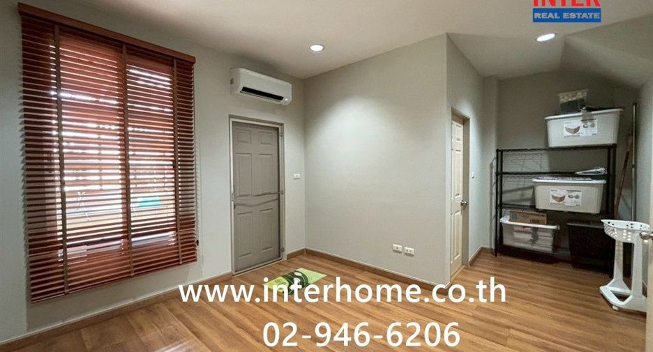For sale 3 bedrooms townhouse in Yan Nawa, Bangkok