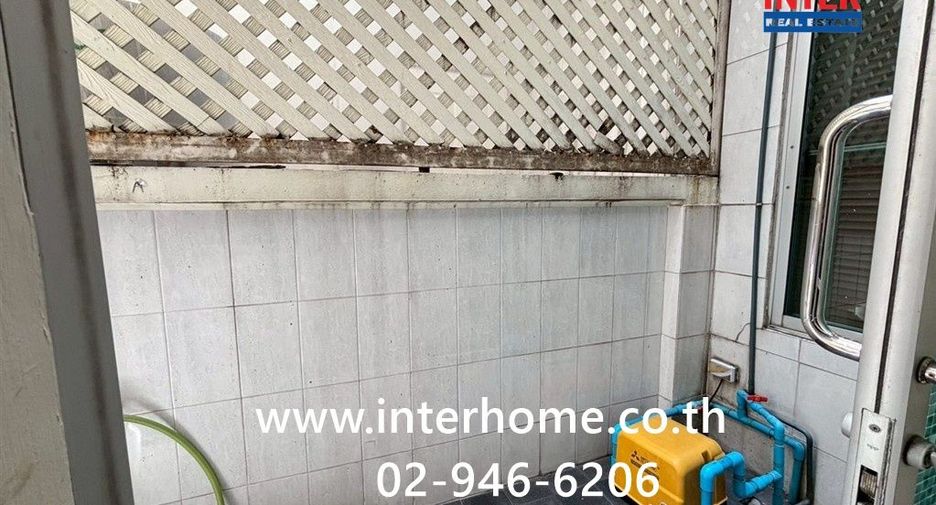 For sale 3 bedrooms townhouse in Yan Nawa, Bangkok
