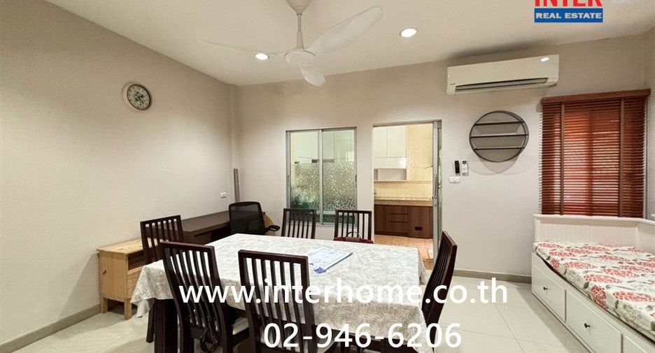 For sale 3 bedrooms townhouse in Yan Nawa, Bangkok