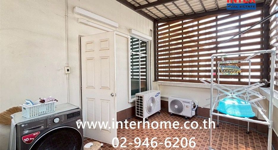 For sale 3 bedrooms townhouse in Yan Nawa, Bangkok