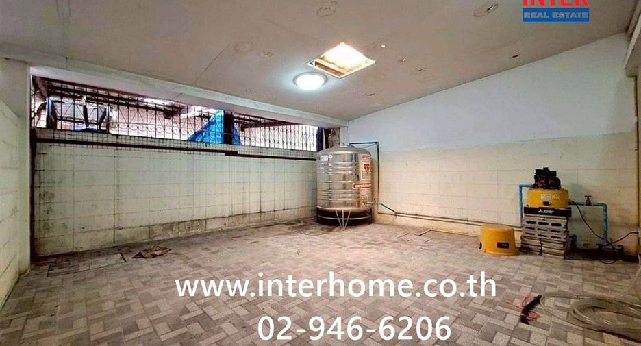 For sale 3 bedrooms townhouse in Mueang Nonthaburi, Nonthaburi