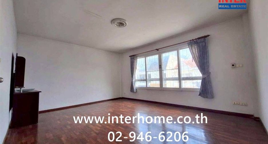 For sale 3 bedrooms townhouse in Mueang Nonthaburi, Nonthaburi