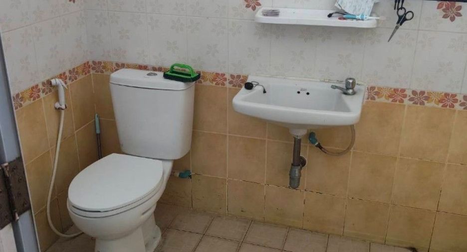Casa adosada en venta de 2 habitaciones en Bang Sao Thong, Samut Prakan