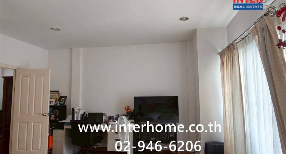 Reihenhaus zum Kauf mit 3 Zimmer in Bang Khen, Bangkok