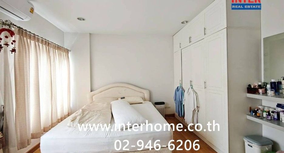 Reihenhaus zum Kauf mit 3 Zimmer in Bang Khen, Bangkok
