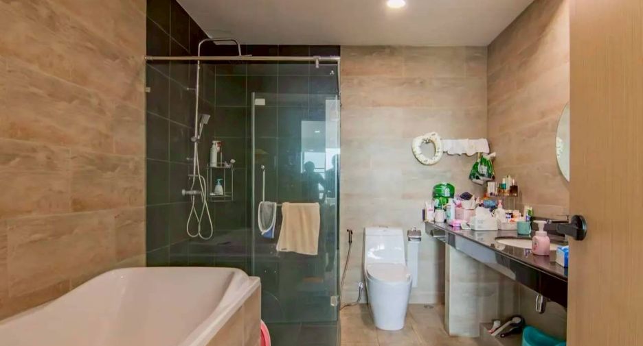 For sale 2 bedrooms condo in Jomtien, Pattaya