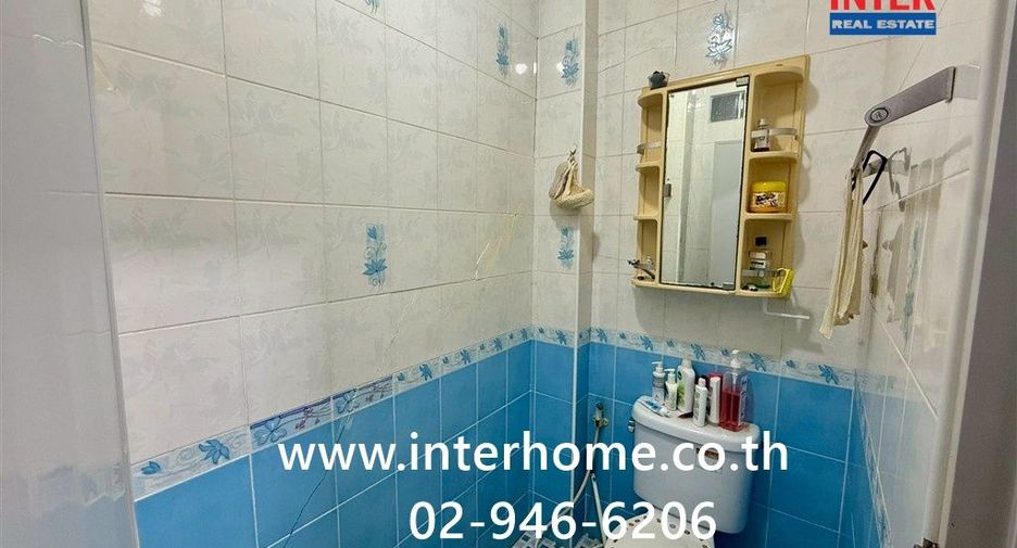For sale 4 bedrooms townhouse in Min Buri, Bangkok