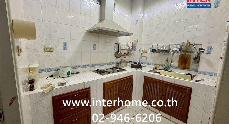For sale 4 bedrooms townhouse in Min Buri, Bangkok
