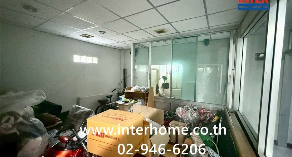 For sale 4 bedrooms townhouse in Min Buri, Bangkok