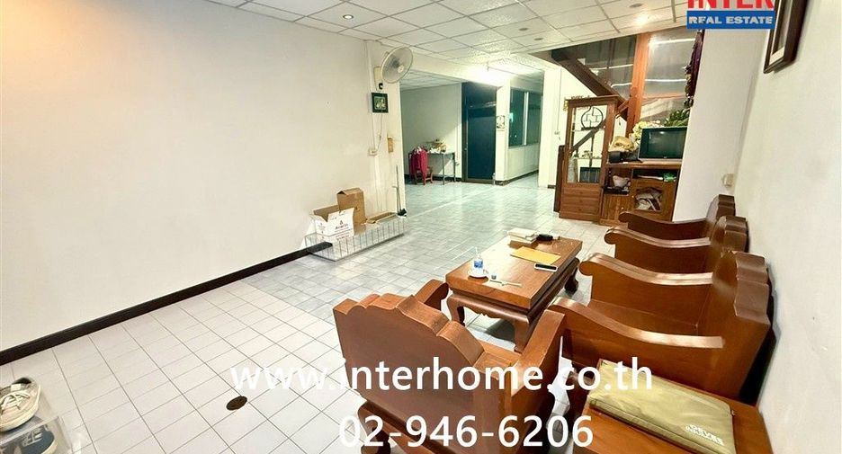 For sale 4 bedrooms townhouse in Min Buri, Bangkok
