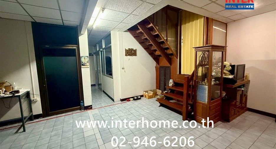 For sale 4 bedrooms townhouse in Min Buri, Bangkok