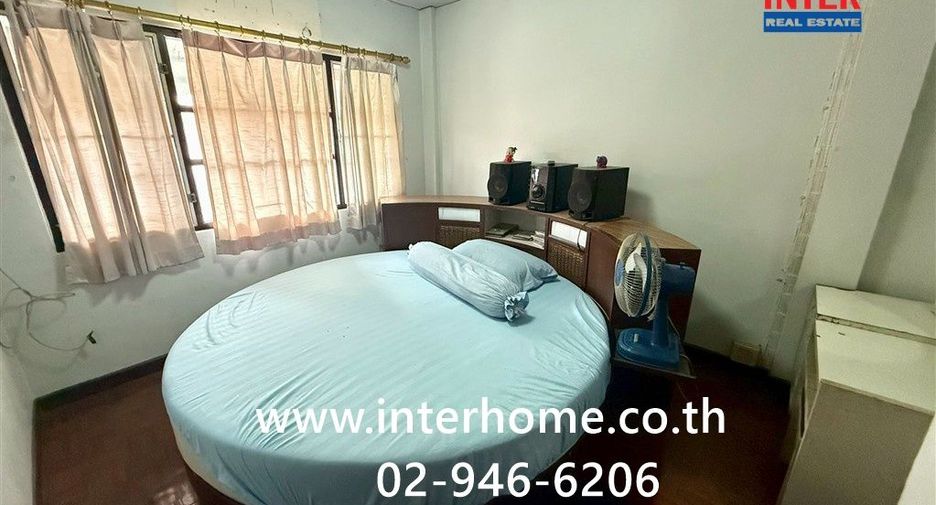 For sale 3 bedrooms townhouse in Saphan Sung, Bangkok