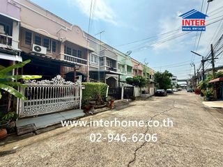 For sale 3 bedrooms townhouse in Saphan Sung, Bangkok