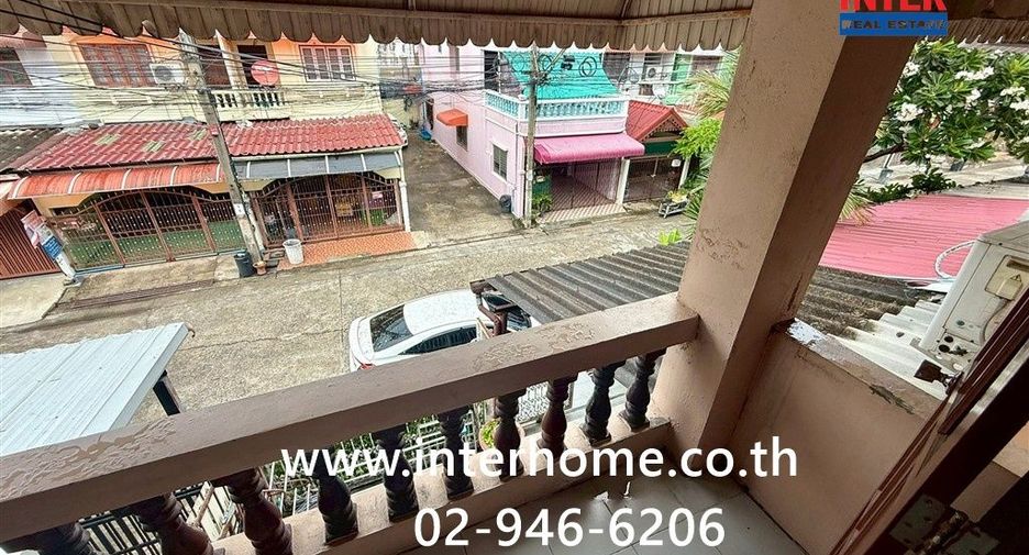 For sale 3 bedrooms townhouse in Saphan Sung, Bangkok