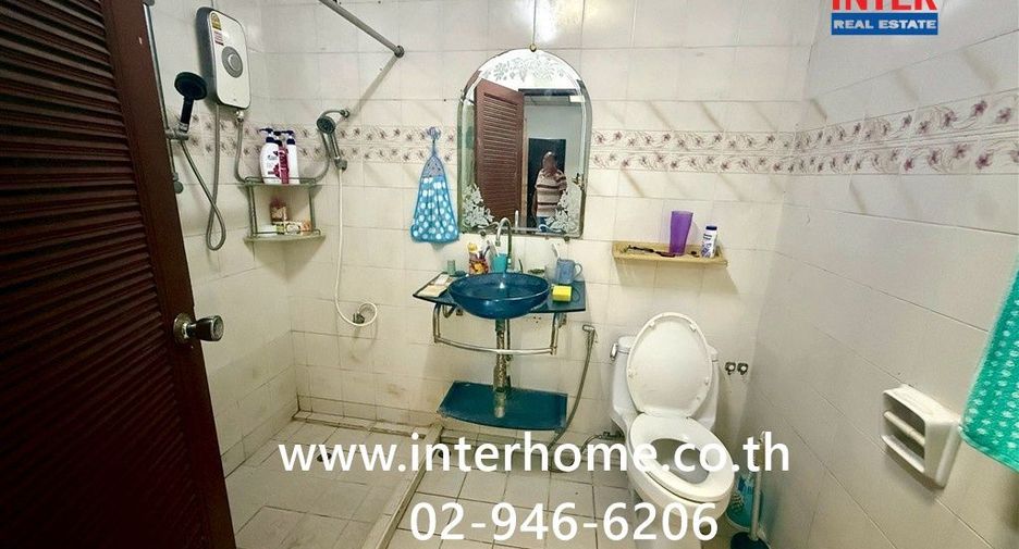 For sale 3 bedrooms townhouse in Saphan Sung, Bangkok