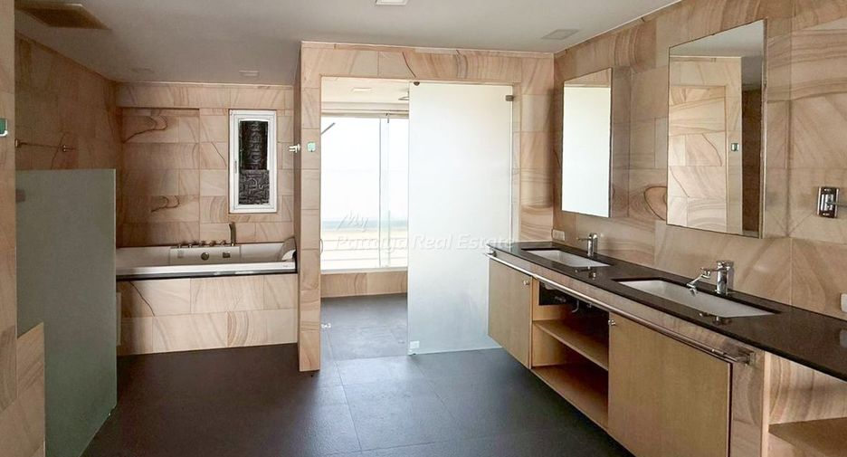 For sale 2 bedrooms condo in Jomtien, Pattaya