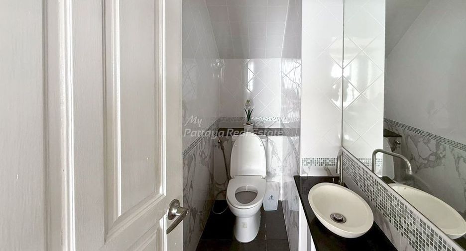 For sale 2 bedrooms condo in Jomtien, Pattaya