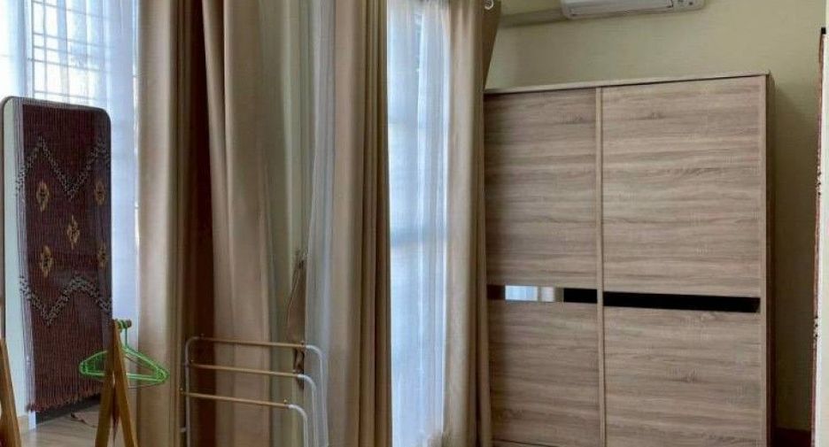 Casa adosada en venta de 3 habitaciones en Thung Khru, Bangkok