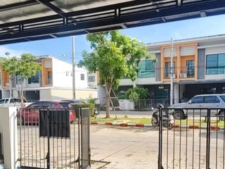 For sale 4 ベッドルーム townhouse in Bang Bo, Samut Prakan