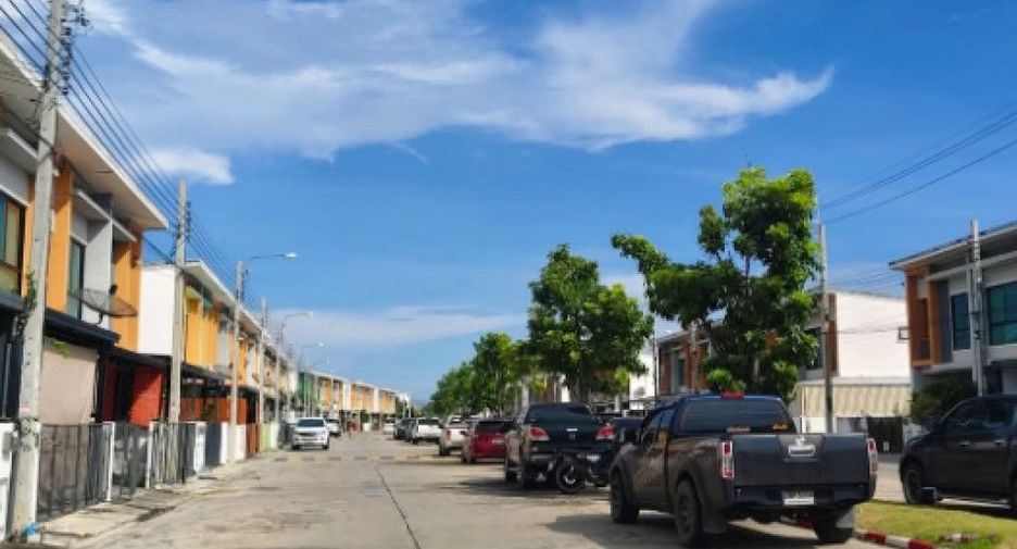 For sale 4 bedrooms townhouse in Bang Bo, Samut Prakan