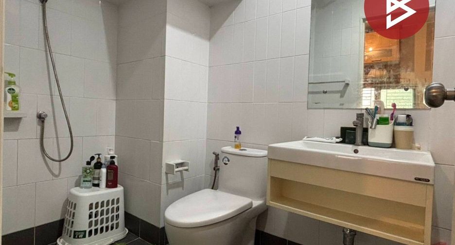 For sale 3 bedrooms townhouse in Lat Phrao, Bangkok