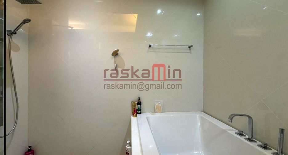 For sale 3 bedrooms condo in North Pattaya, Pattaya