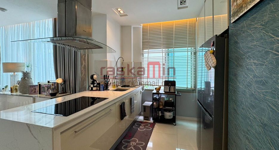 For sale 3 bedrooms condo in North Pattaya, Pattaya