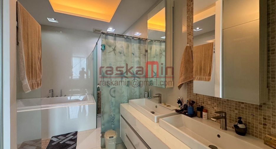 For sale 3 bedrooms condo in North Pattaya, Pattaya